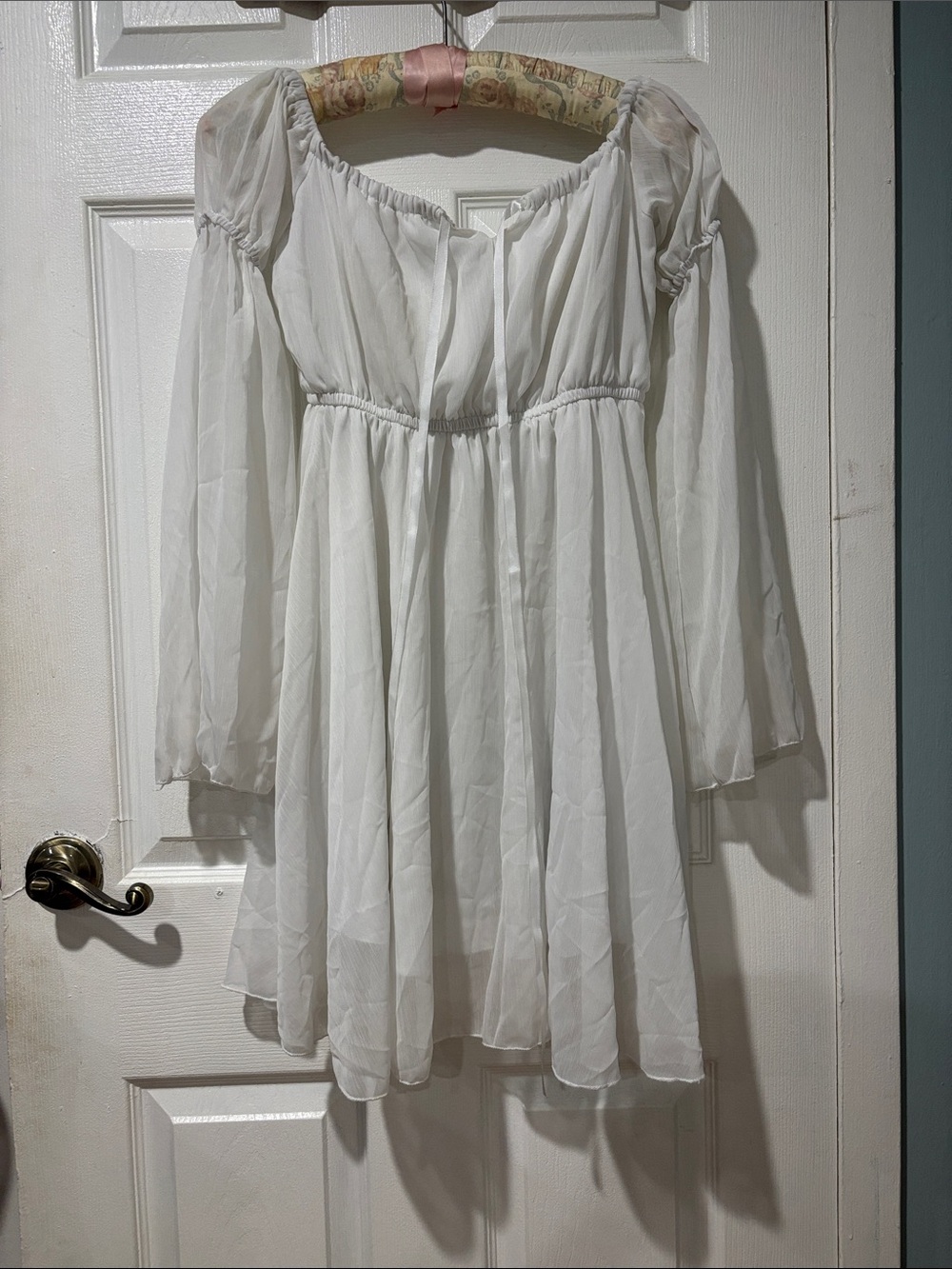 White renaissance dress - Picture 2 of 5